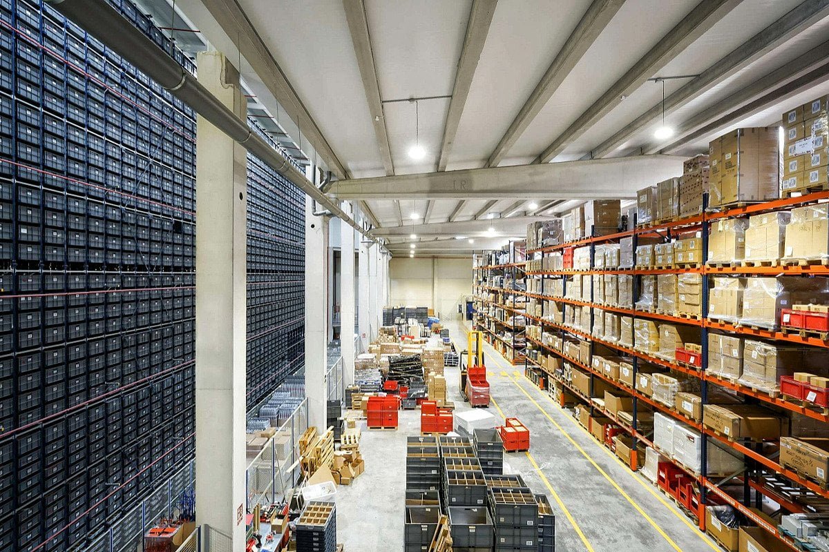 warehouse and distribution expenses